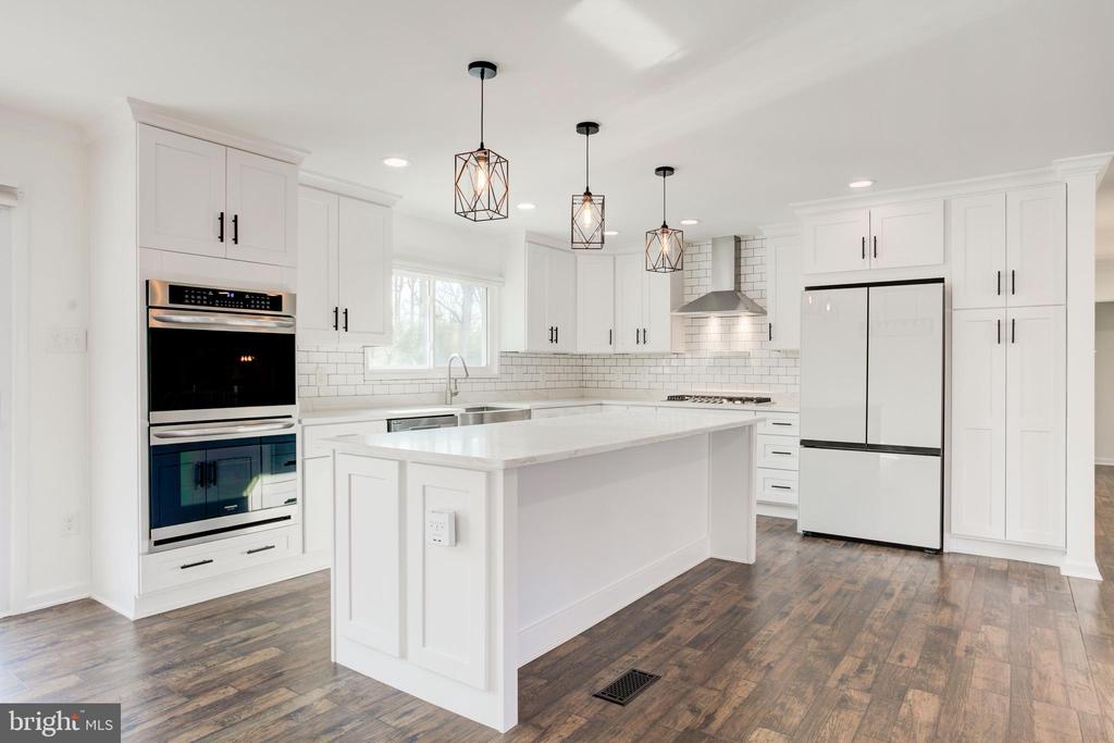 2318 MALRAUX DRIVE