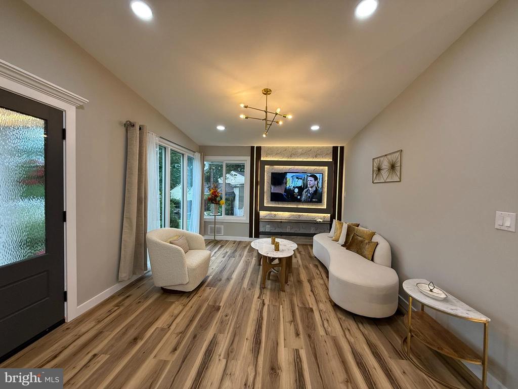 3020 FREDSEN PLACE