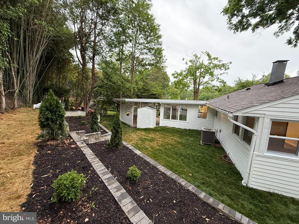 3020 FREDSEN PLACE