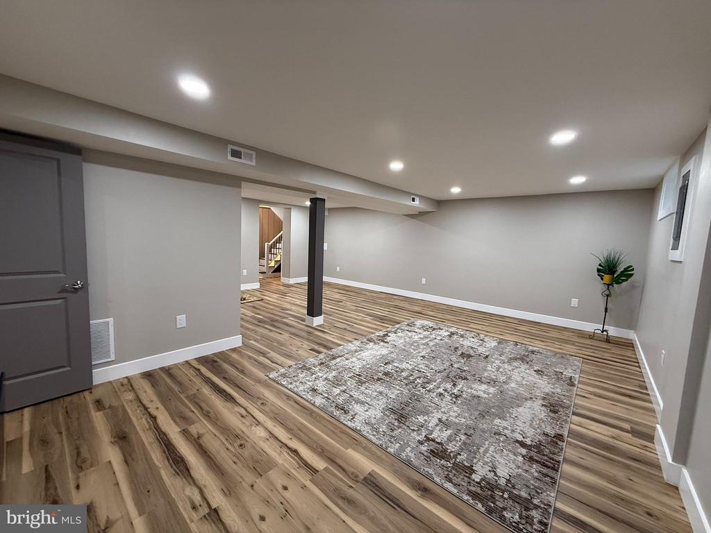 3020 FREDSEN PLACE