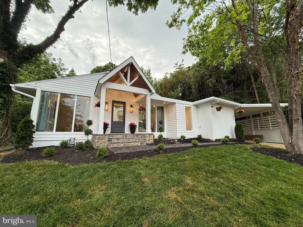 3020 FREDSEN PLACE