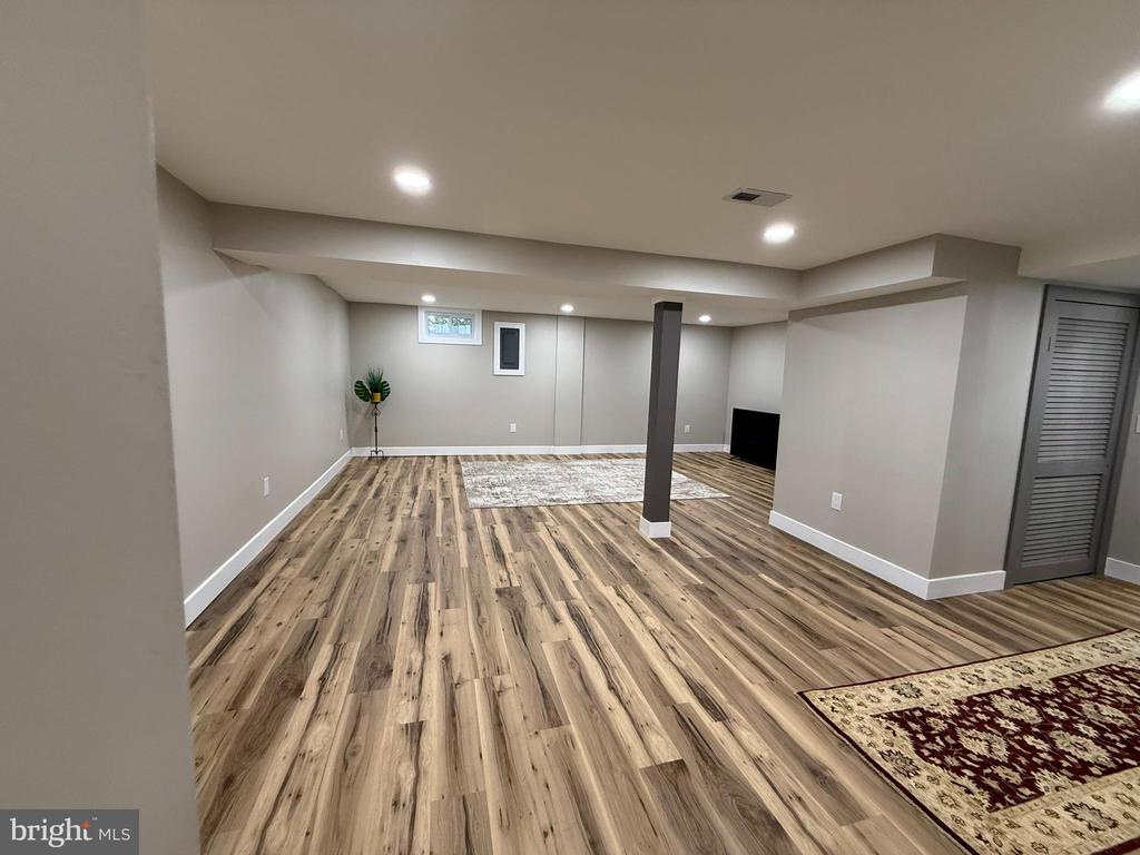 3020 FREDSEN PLACE