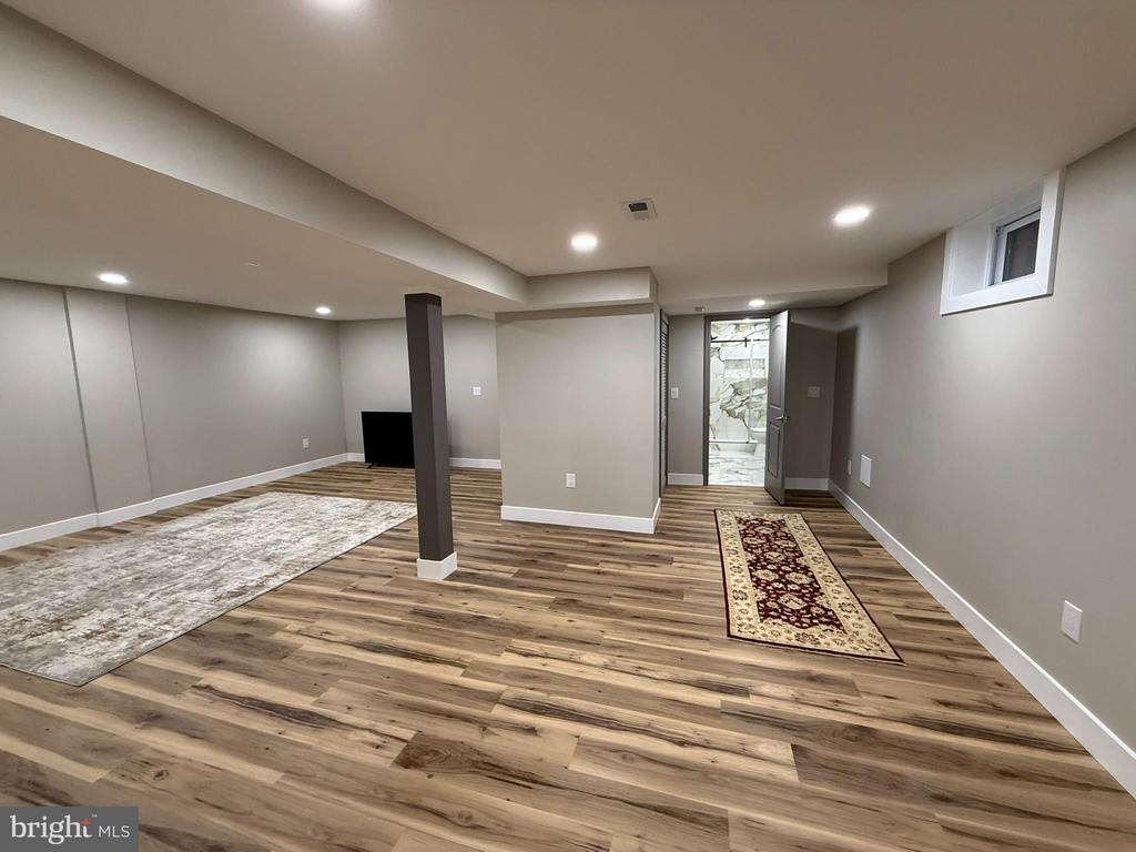3020 FREDSEN PLACE