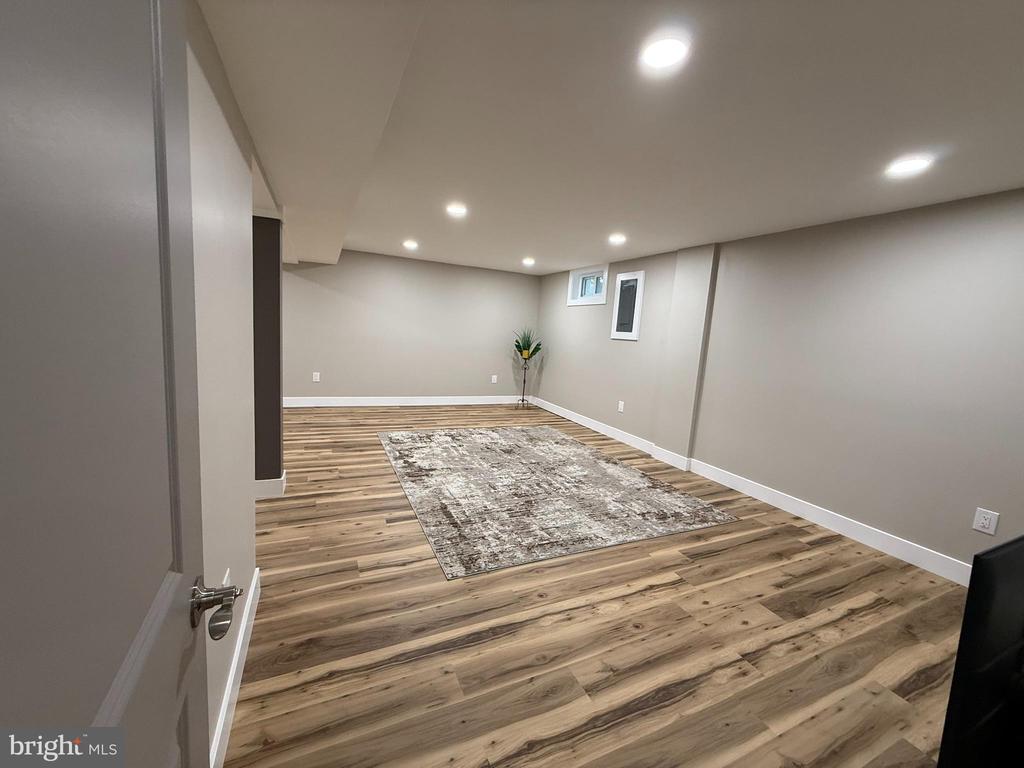 3020 FREDSEN PLACE