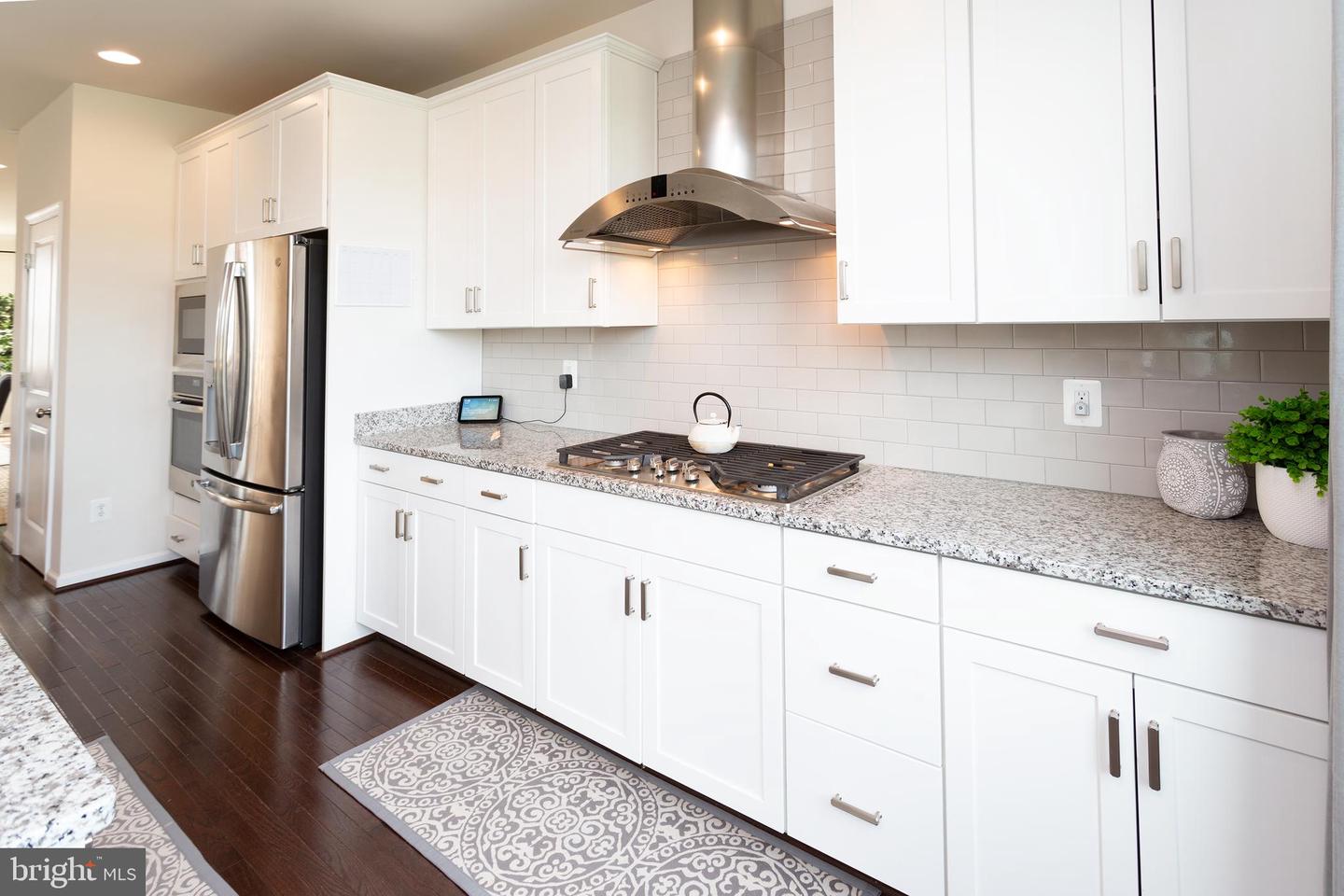 42422 Dogwood Glen Sq
