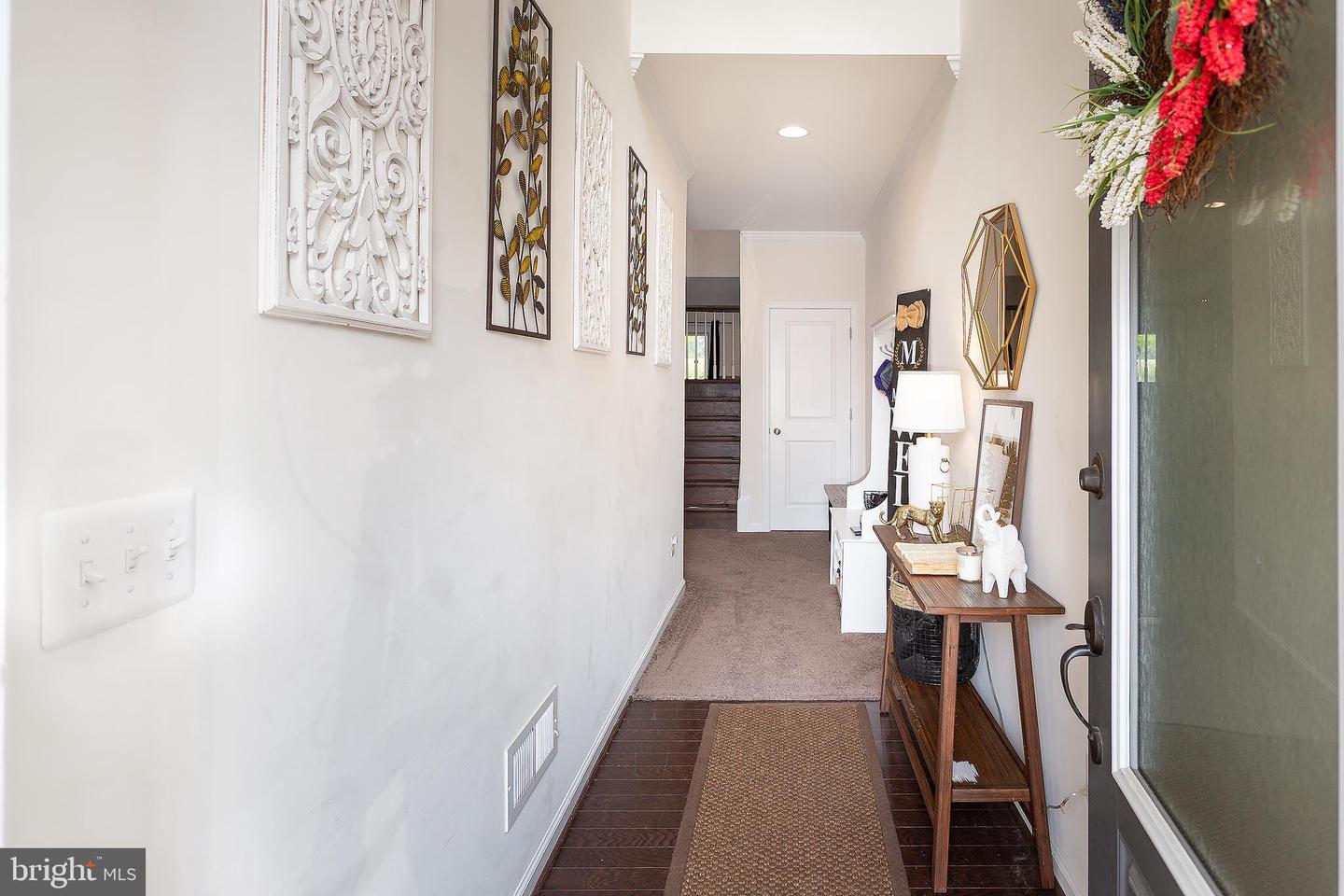 42422 Dogwood Glen Sq