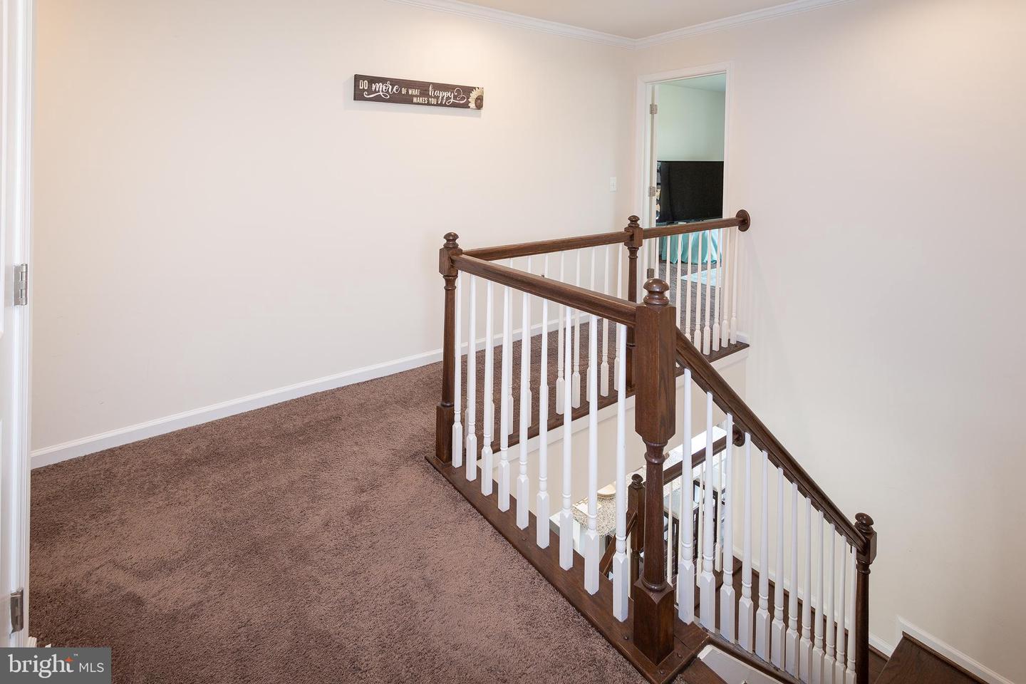 42422 Dogwood Glen Sq