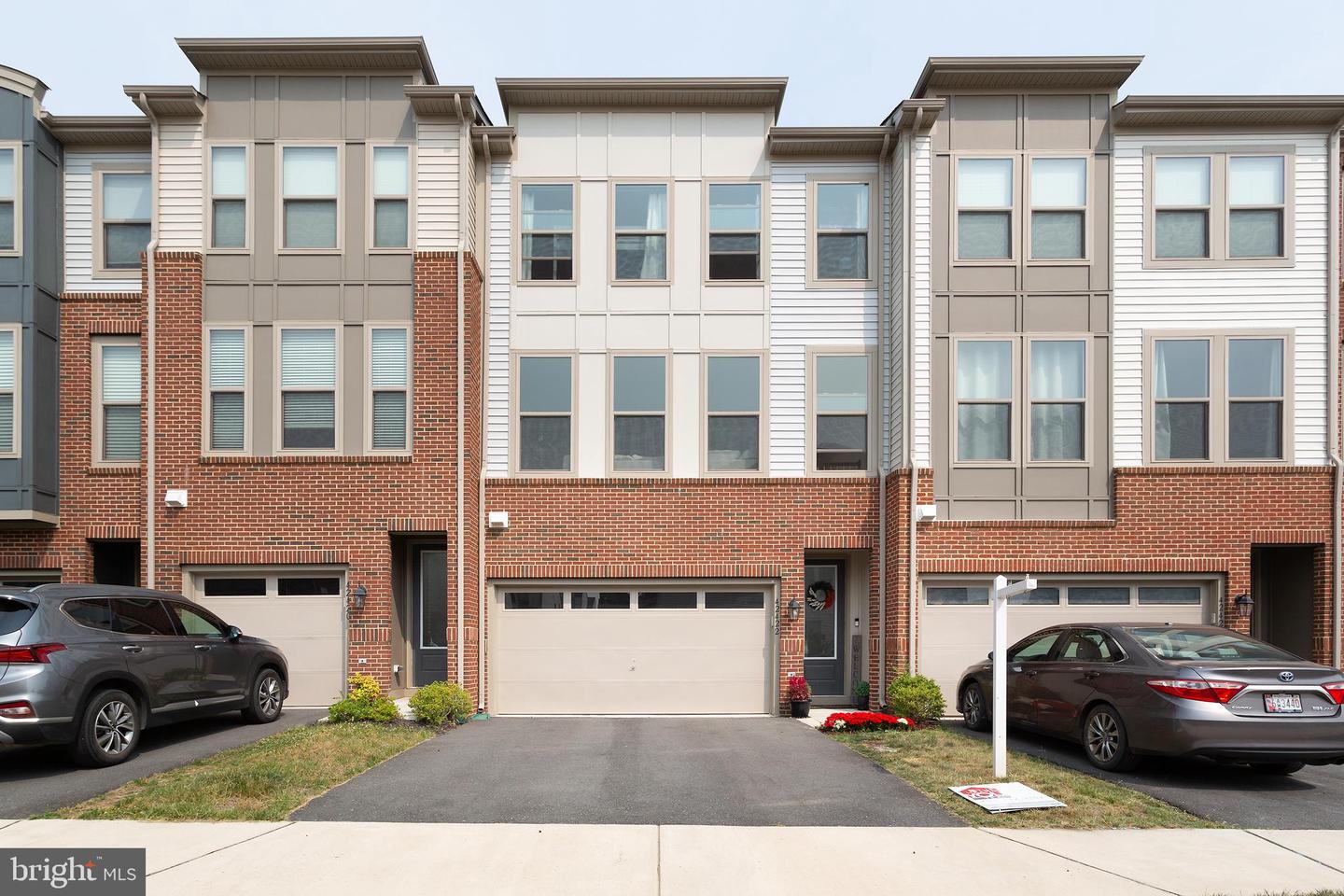 42422 Dogwood Glen Sq