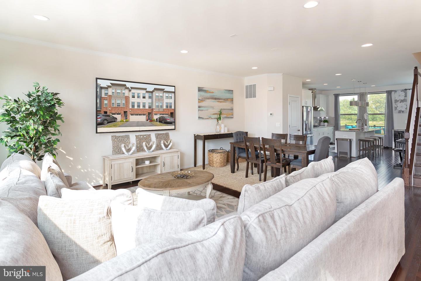 42422 Dogwood Glen Sq
