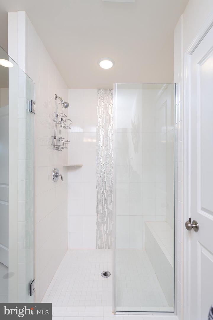 42422 Dogwood Glen Sq