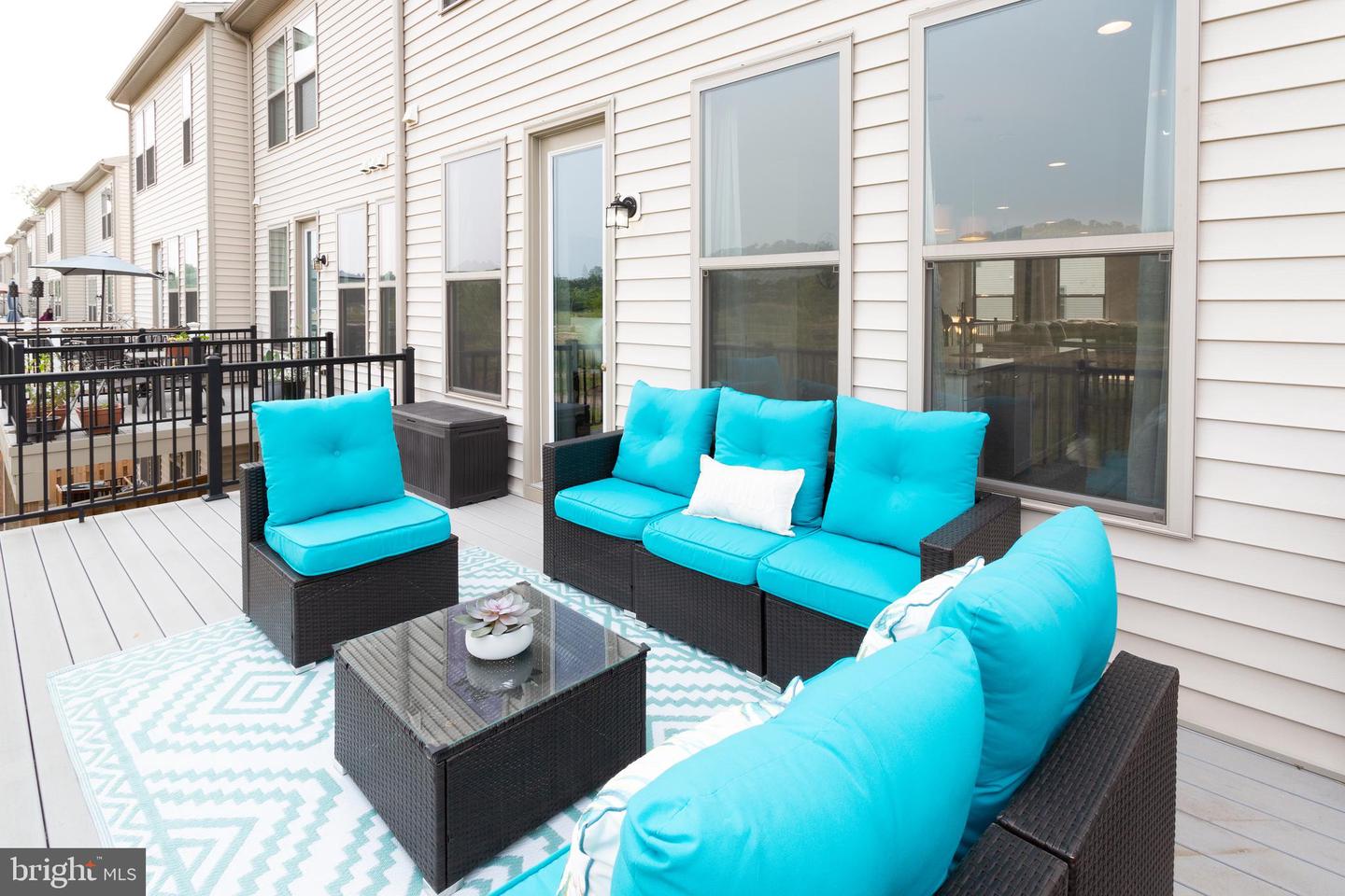 42422 Dogwood Glen Sq