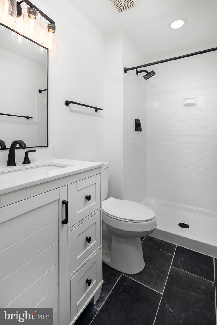 21216 Hedgerow Ter