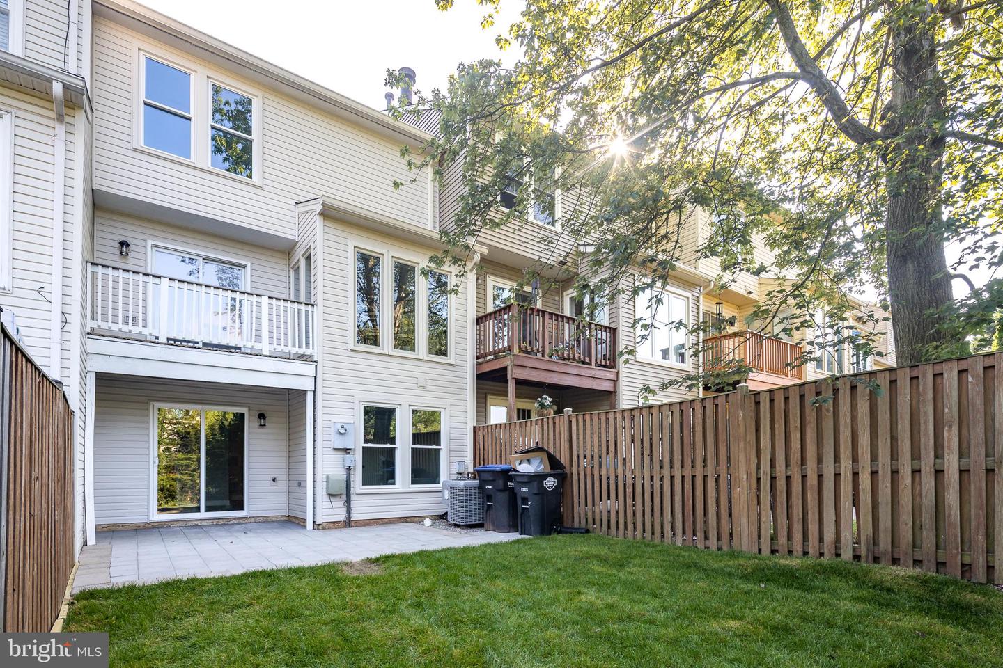 21216 Hedgerow Ter