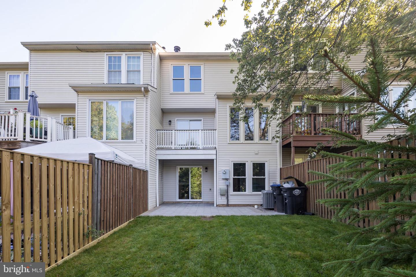 21216 Hedgerow Ter
