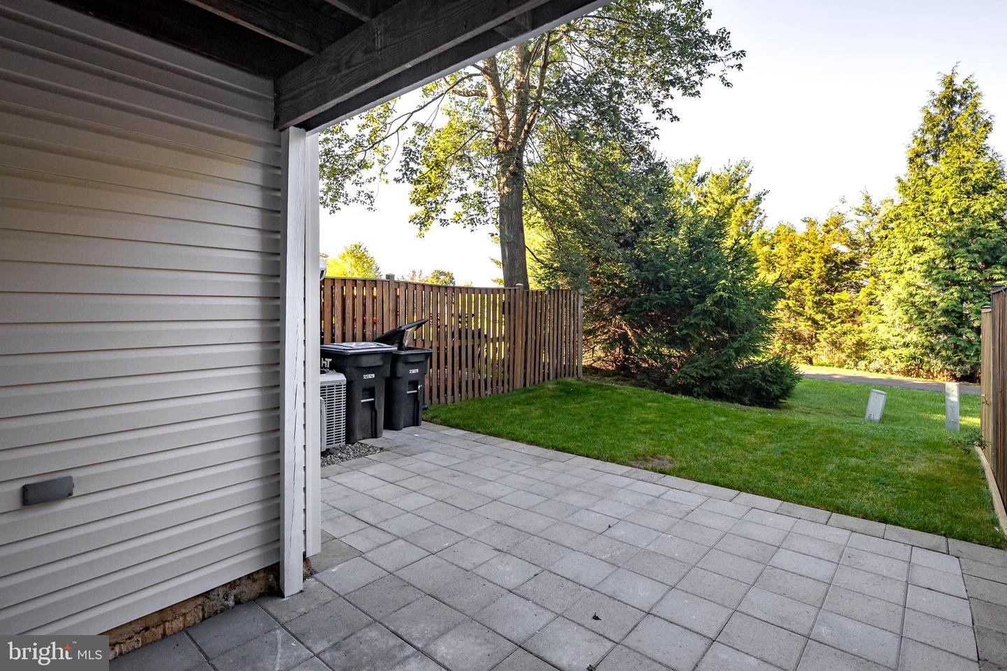 21216 Hedgerow Ter