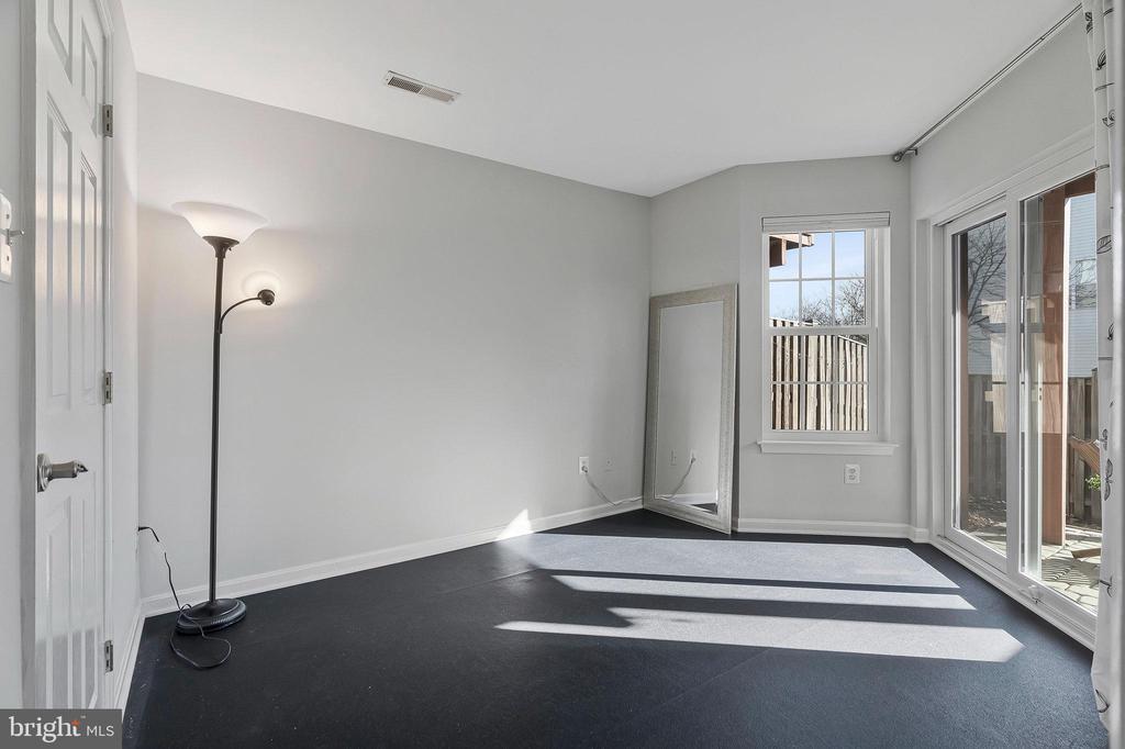 26084 Lands End Dr