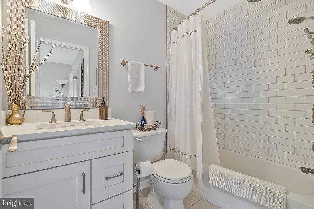 26084 Lands End Dr
