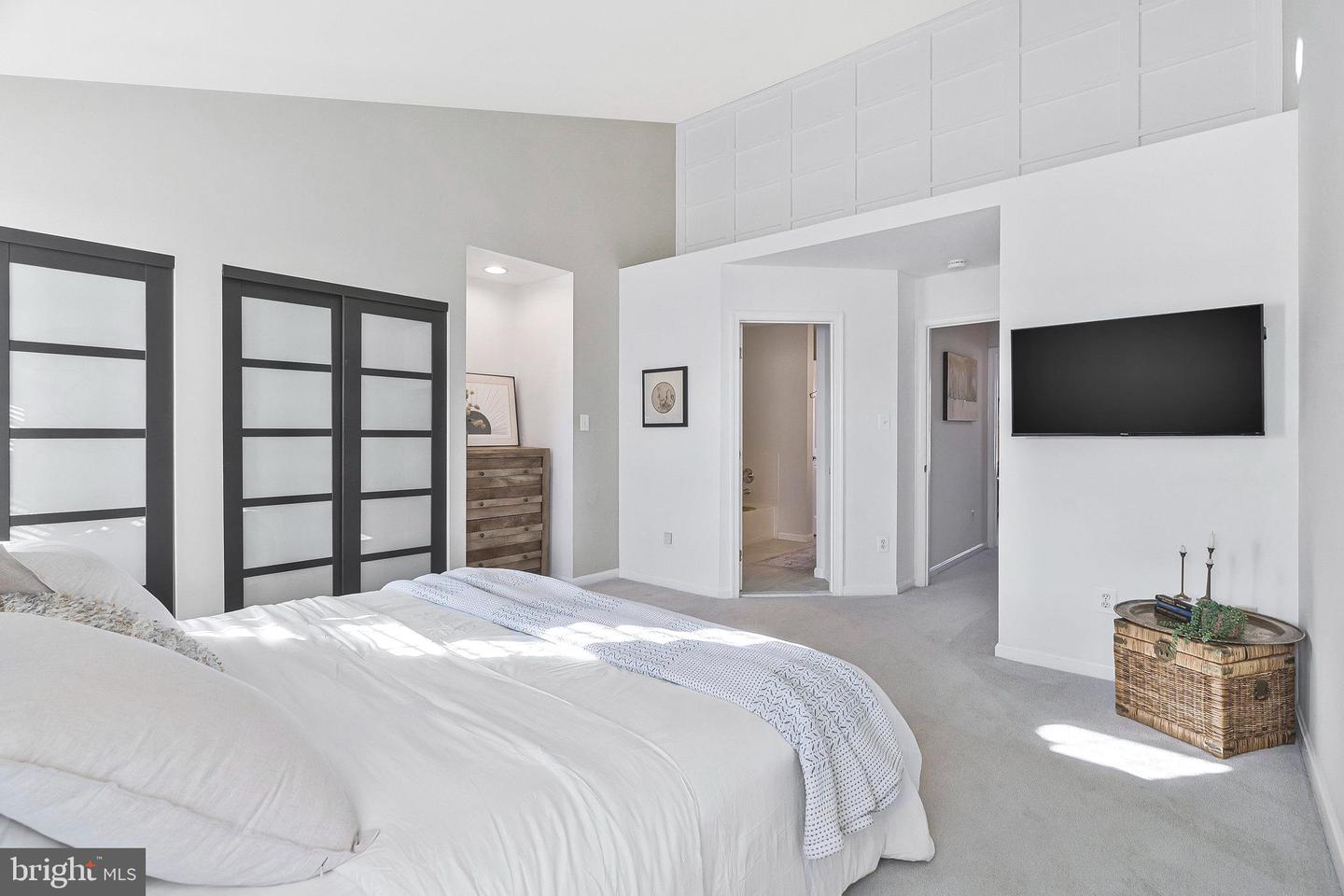 26084 Lands End Dr