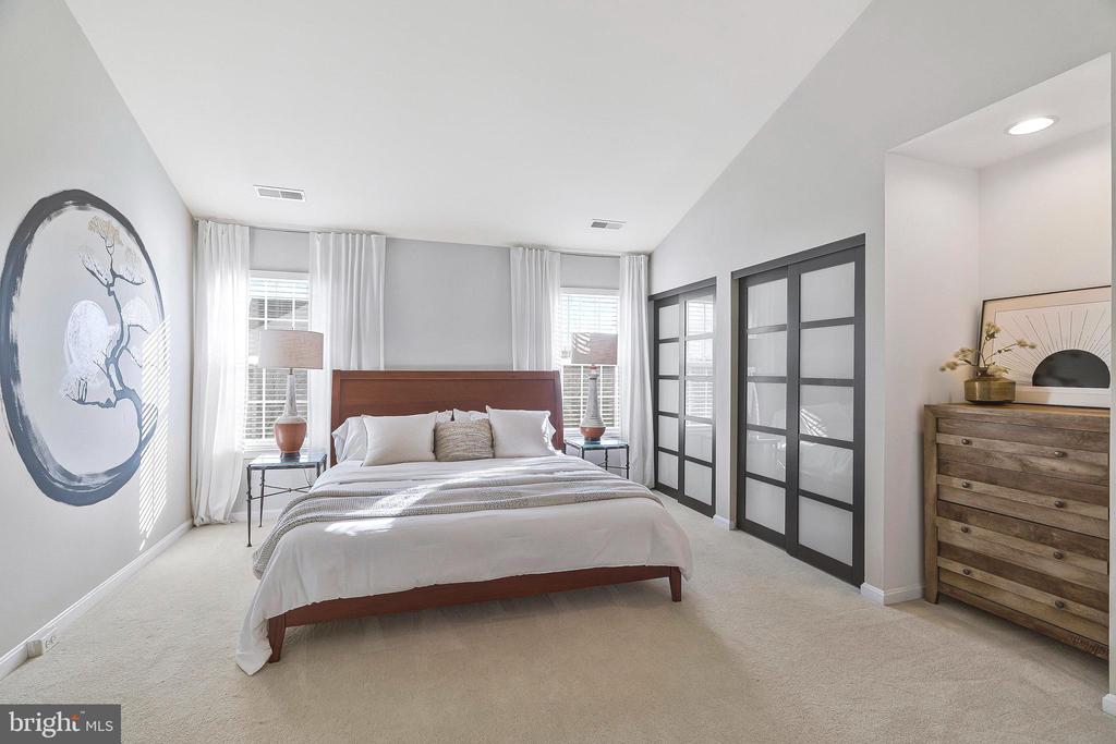26084 Lands End Dr