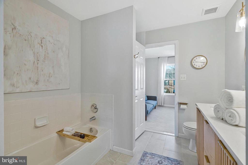 26084 Lands End Dr