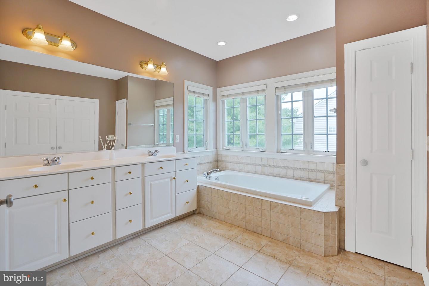 5638 Lick River Ln