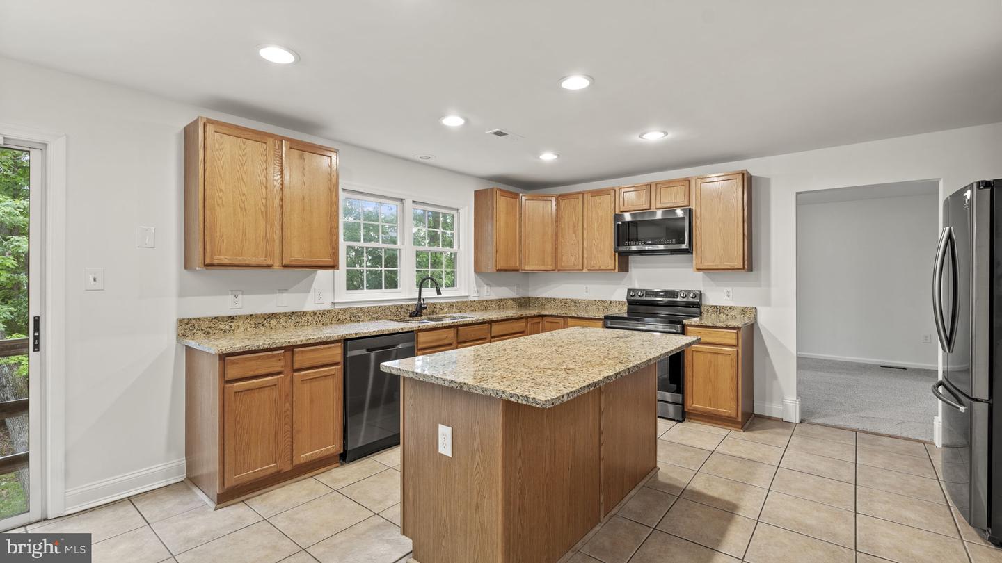 31 Puri Ln
