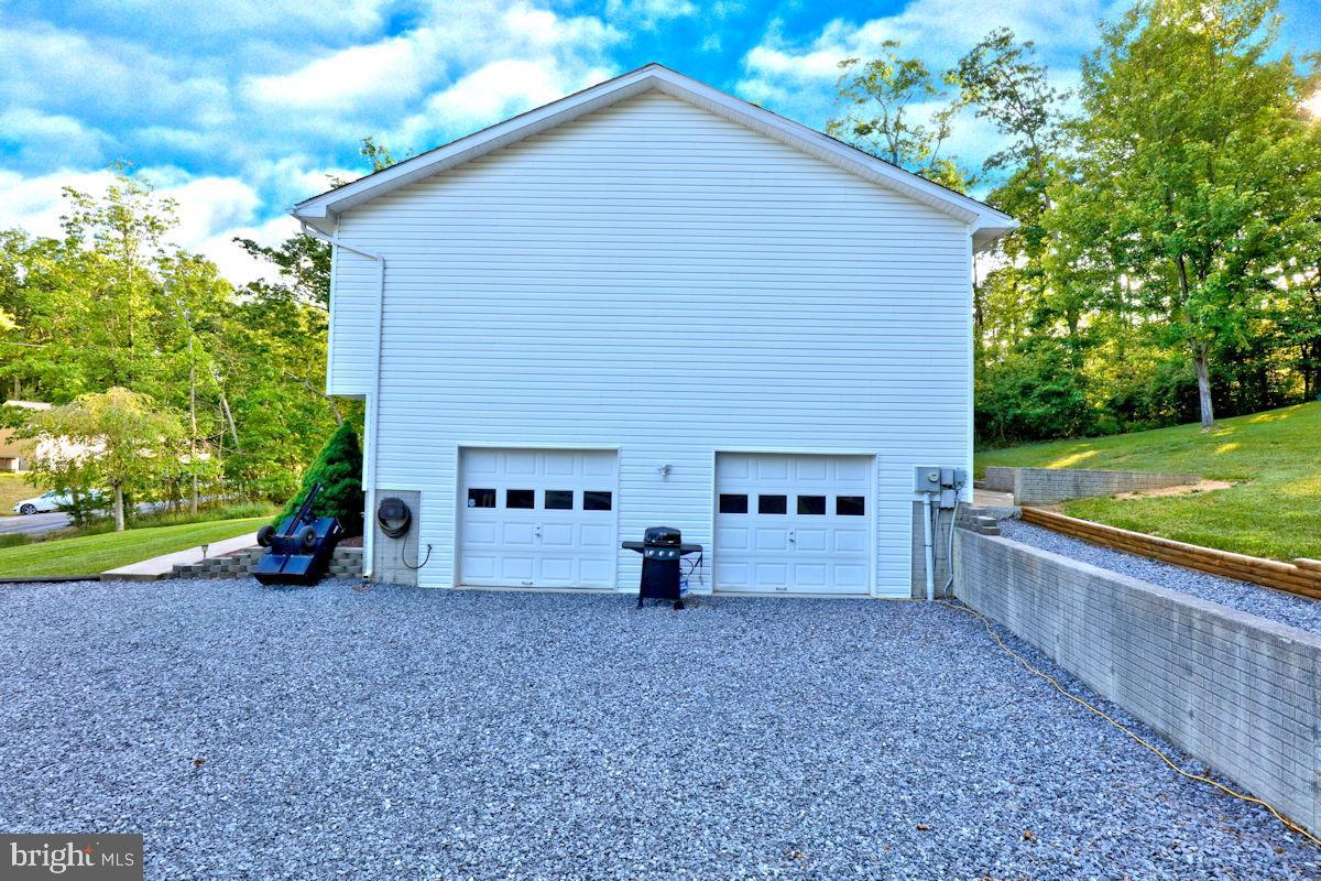 115 Martins Farm Rd