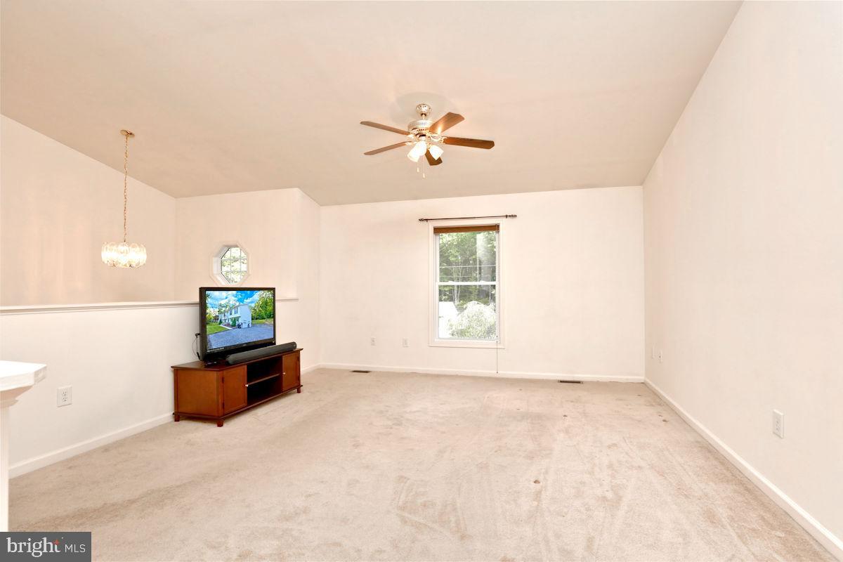115 Martins Farm Rd