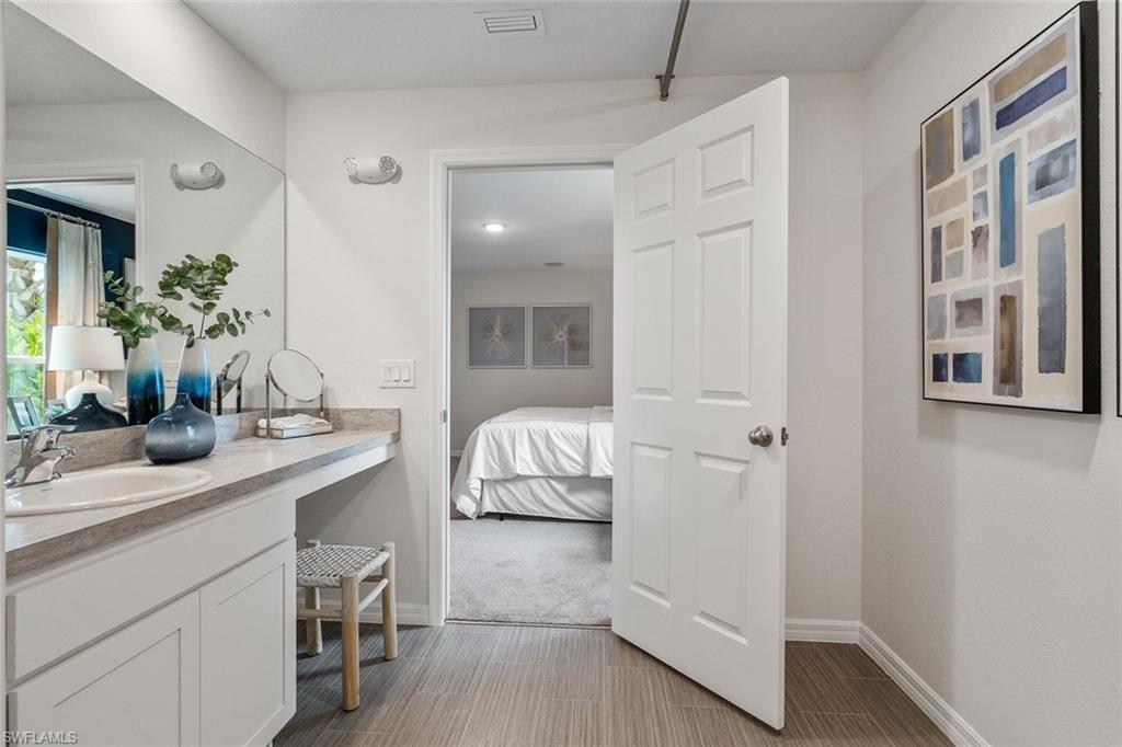 2124 NE 40th TER