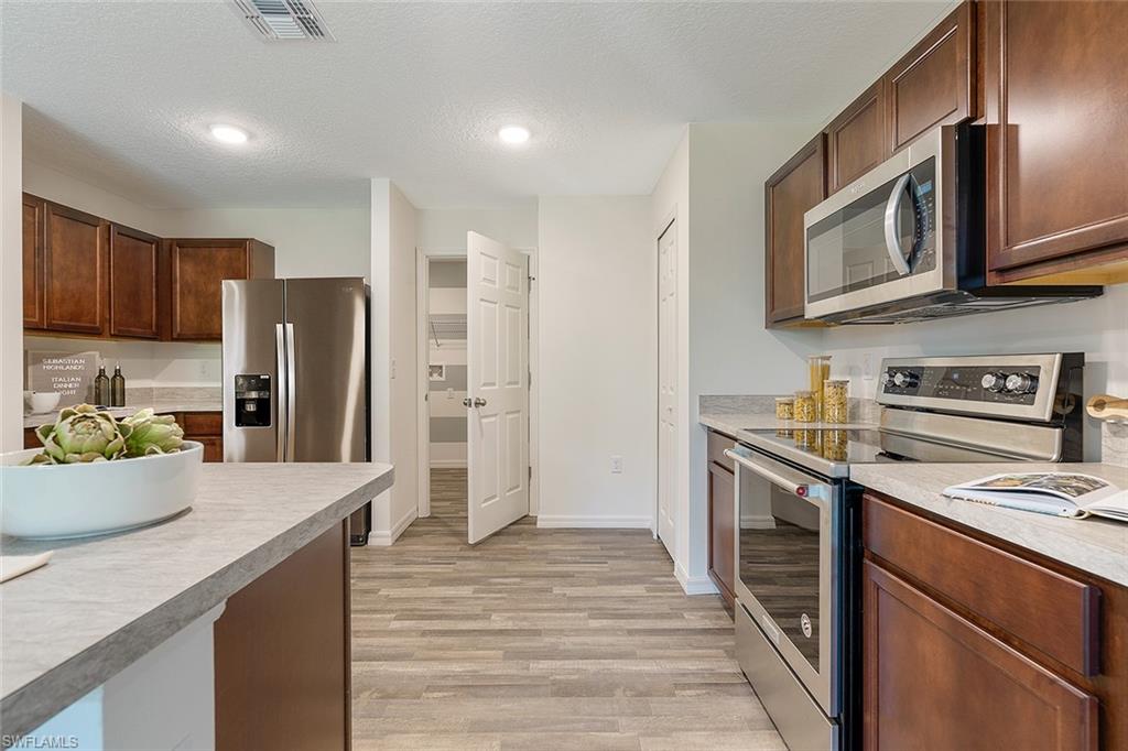 2124 NE 40th TER