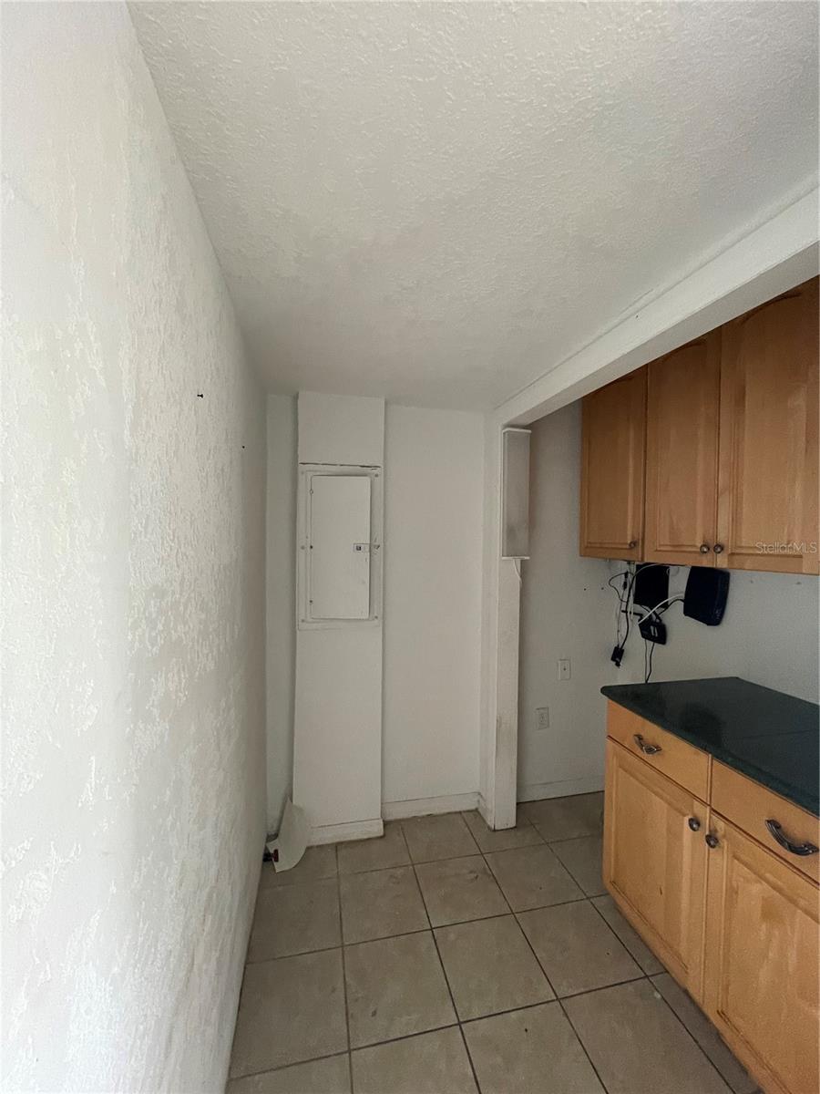 1412 W WATERS AVE #203