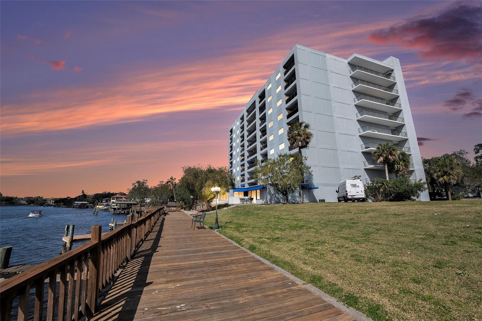 2780 N RIVERSIDE DR #203