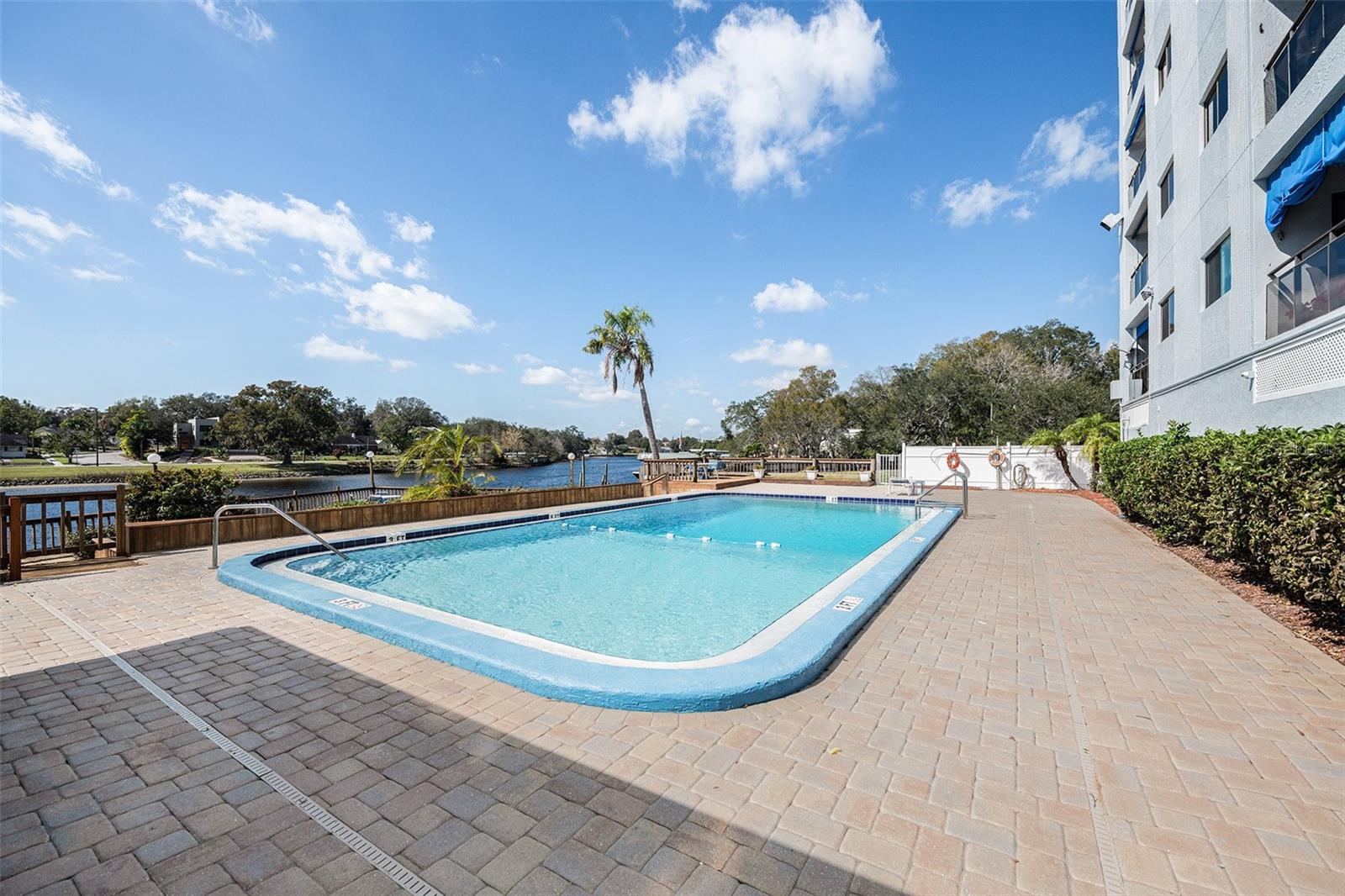 2780 N RIVERSIDE DR #203