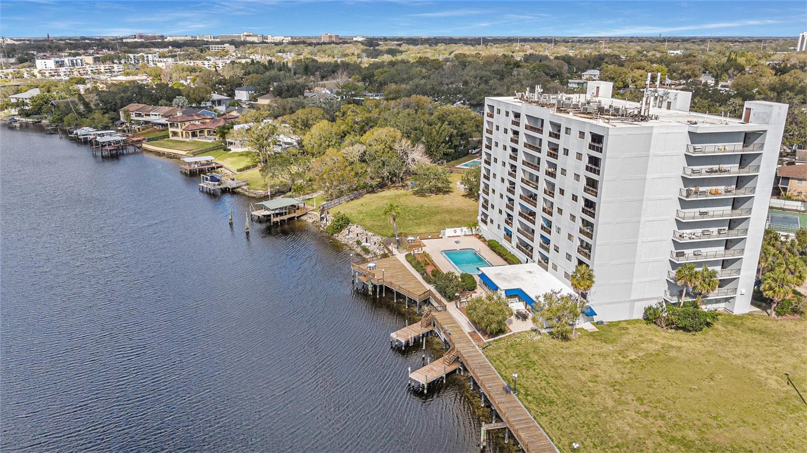2780 N RIVERSIDE DR #203