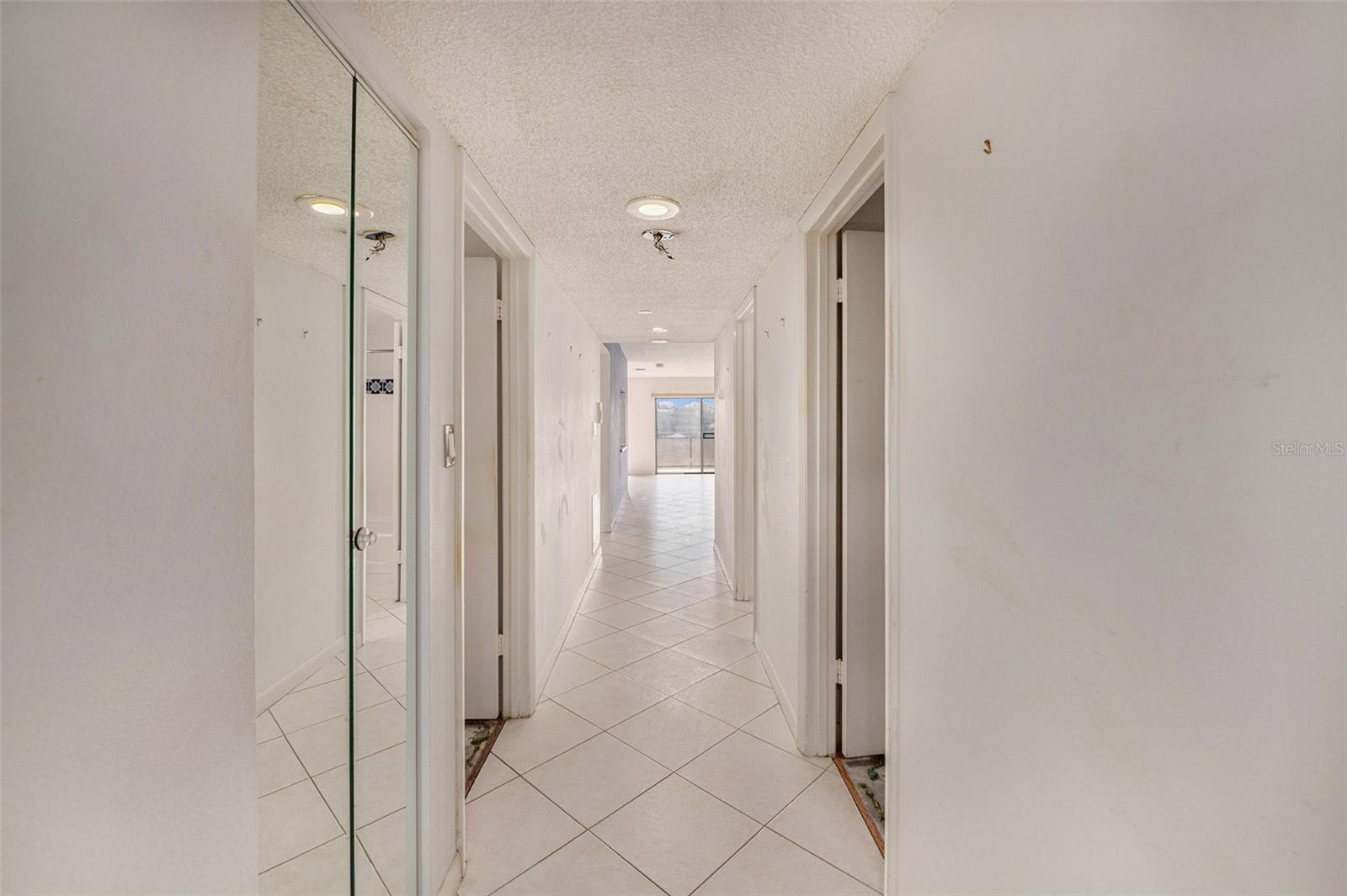 2780 N RIVERSIDE DR #203