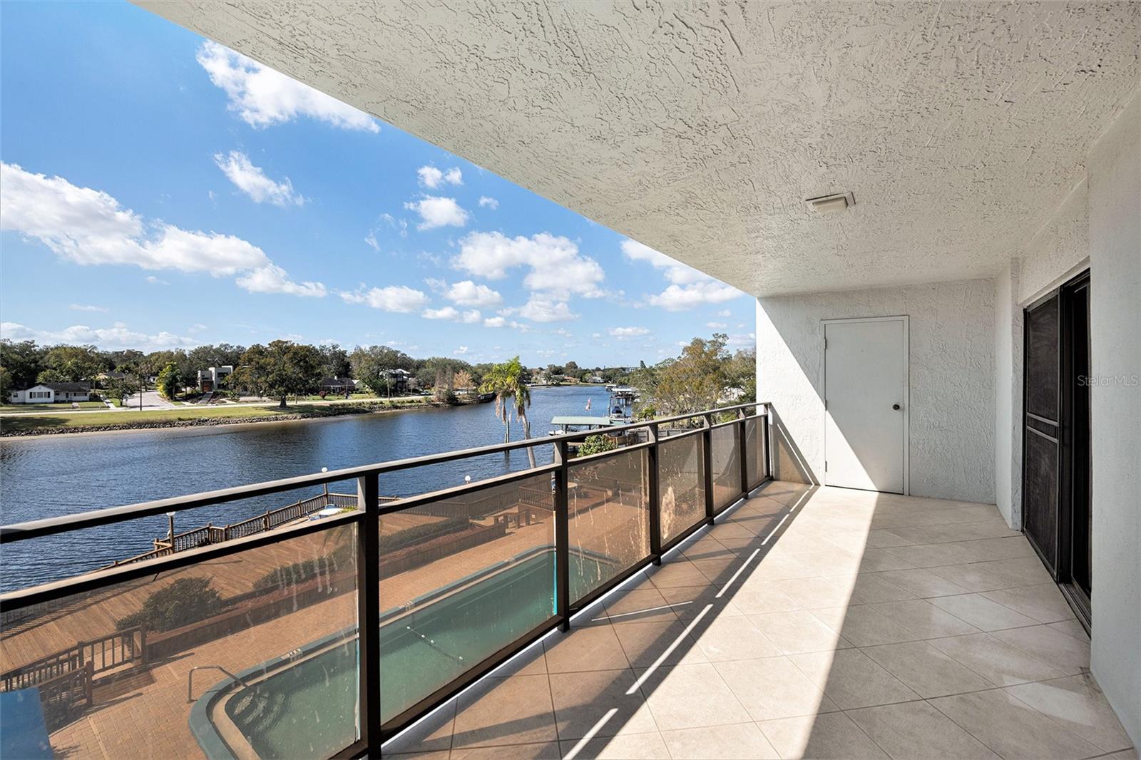 2780 N RIVERSIDE DR #203