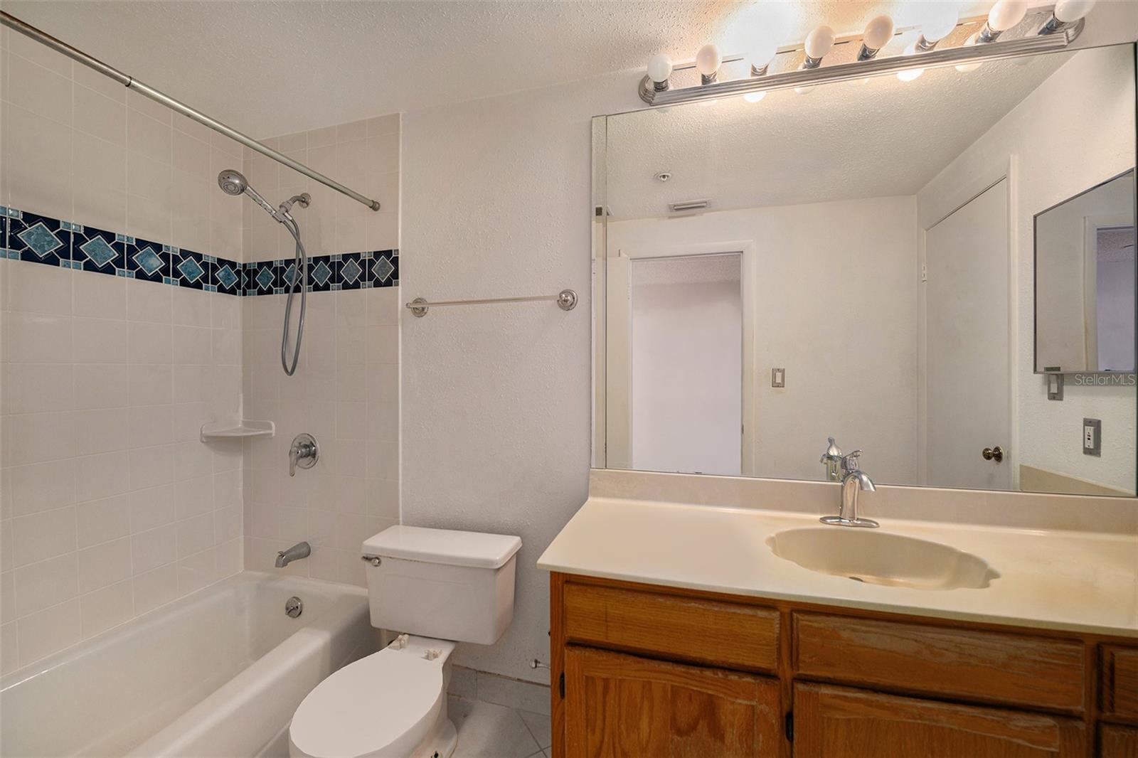 2780 N RIVERSIDE DR #203