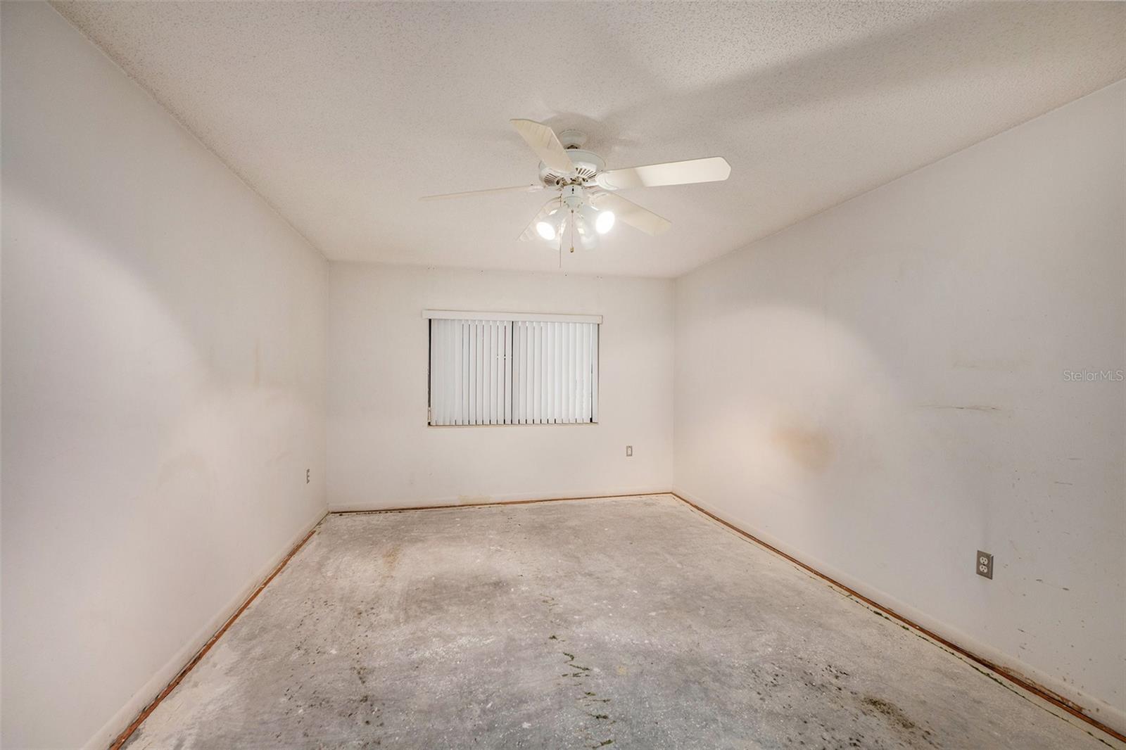2780 N RIVERSIDE DR #203