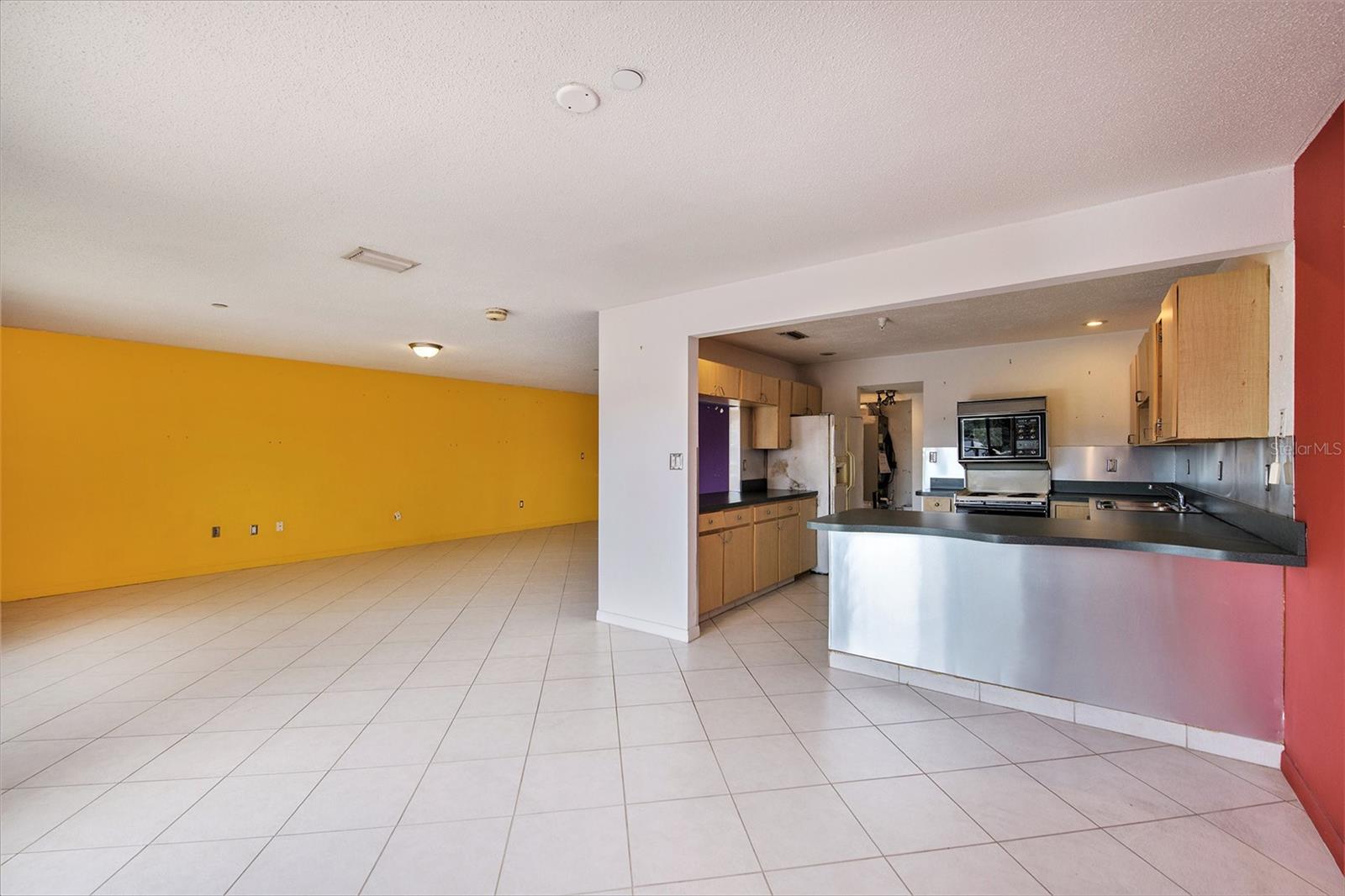2780 N RIVERSIDE DR #203