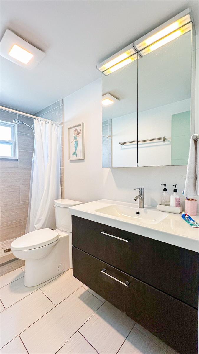 7904 WOODVINE CIR