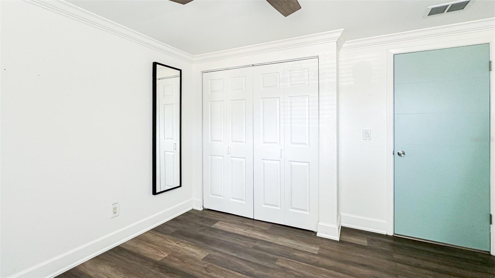7904 WOODVINE CIR