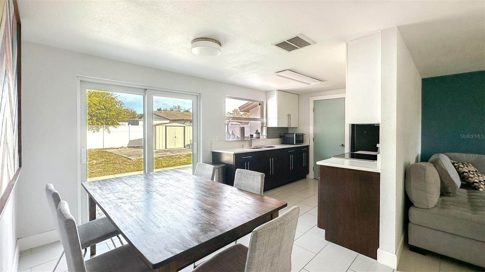 7904 WOODVINE CIR