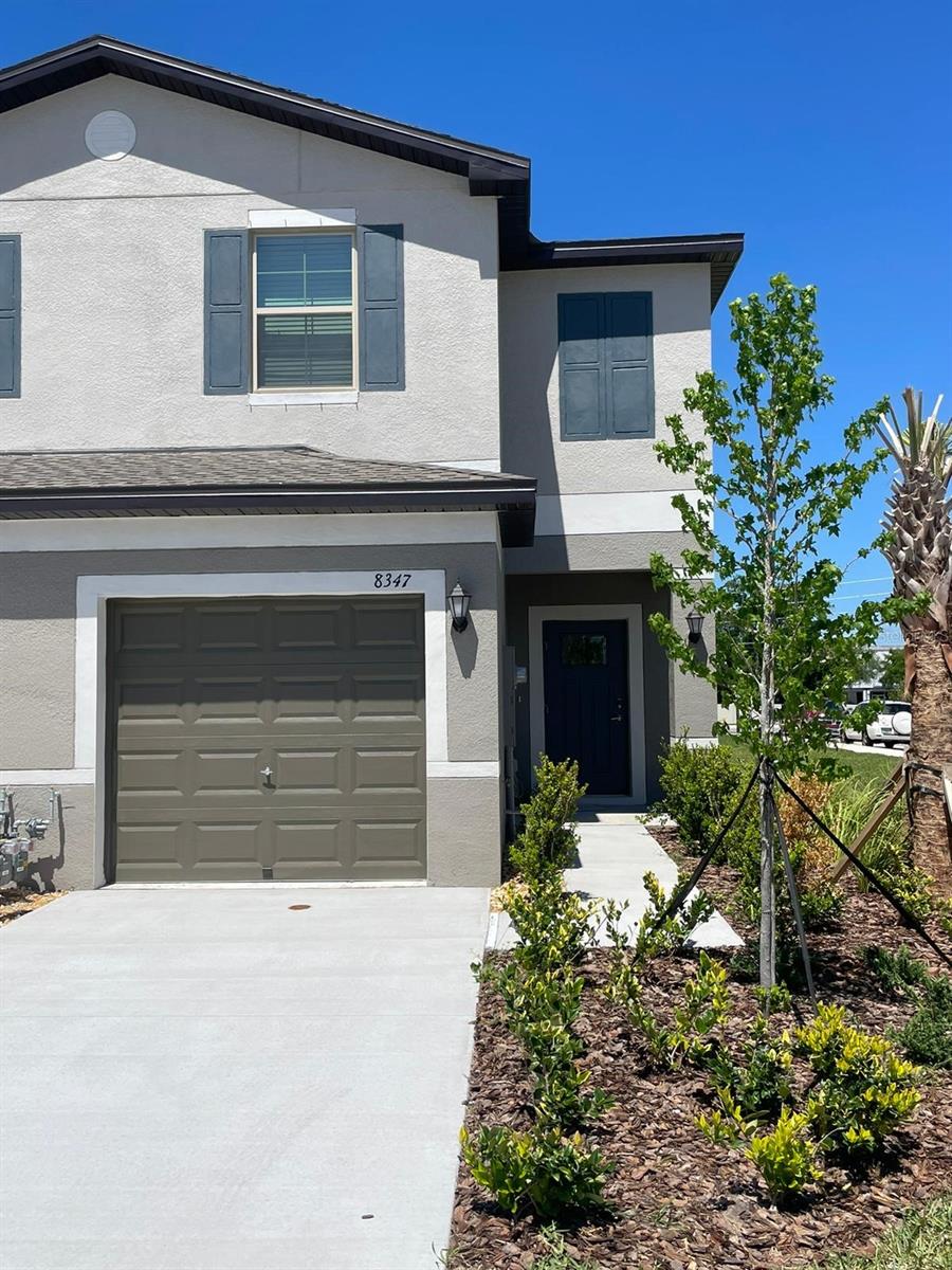 8347 CRESCENT OAKS DR