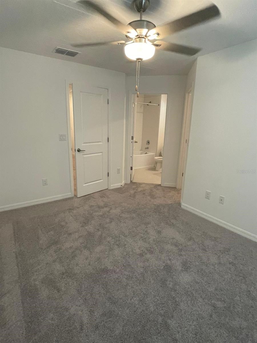 8347 CRESCENT OAKS DR