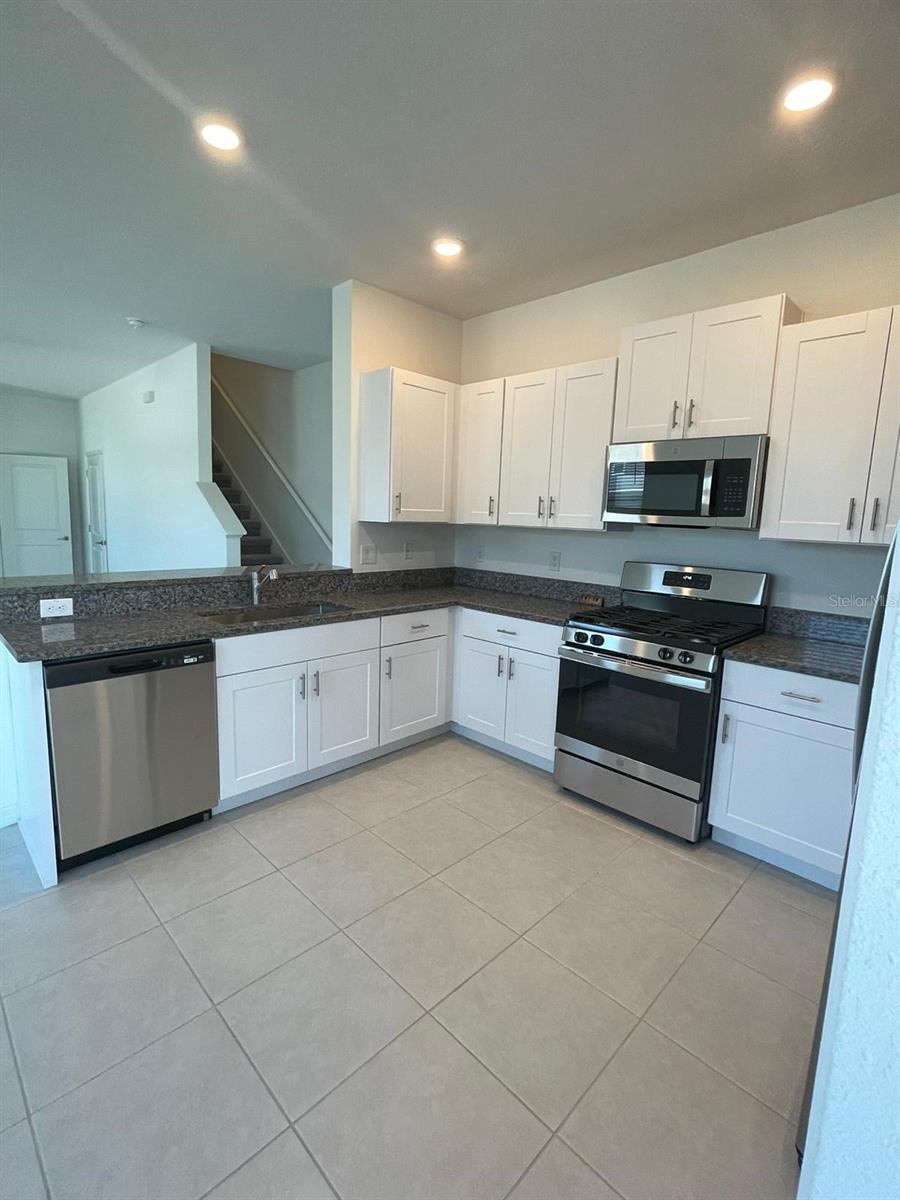 8347 CRESCENT OAKS DR