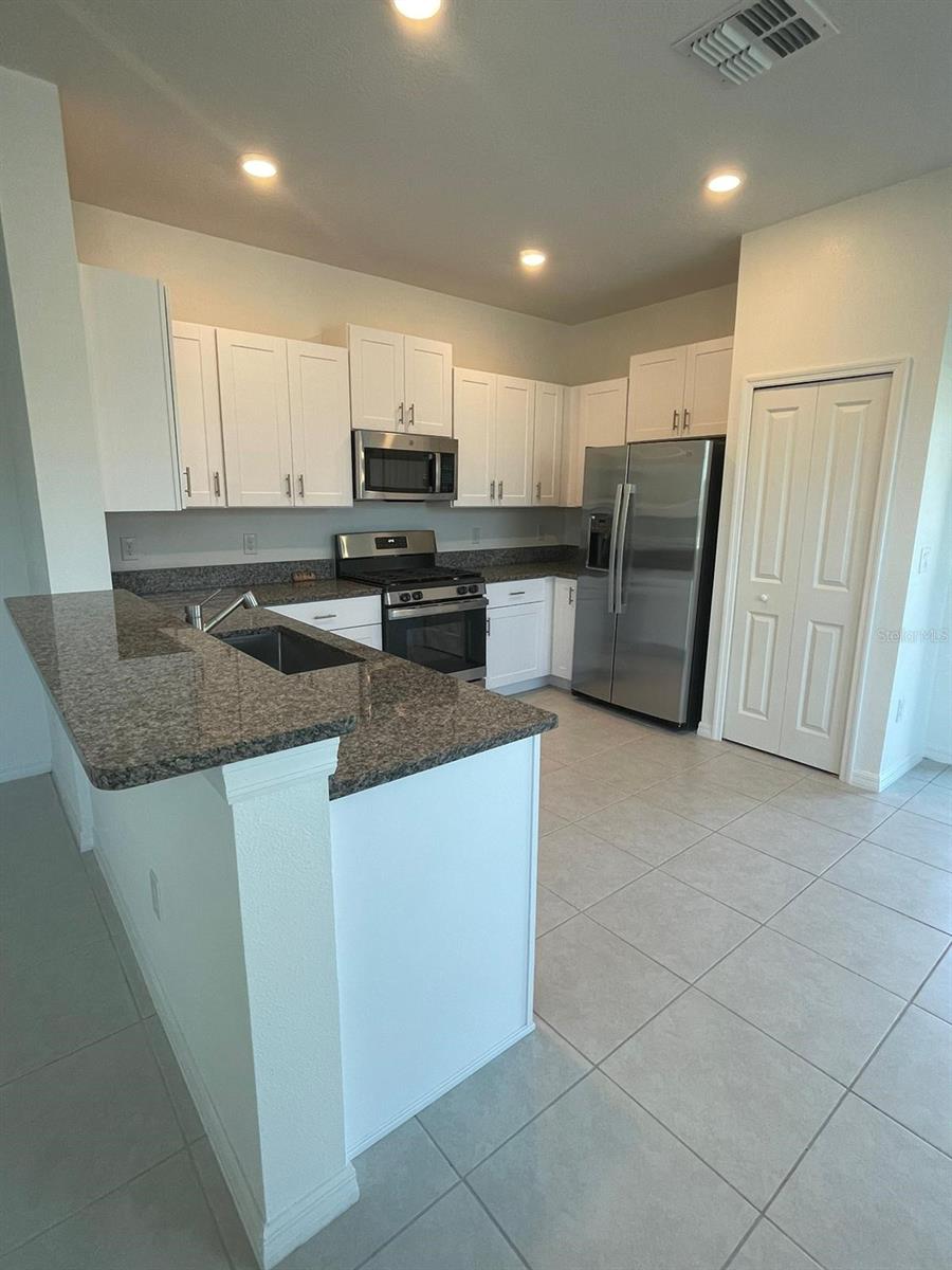 8347 CRESCENT OAKS DR