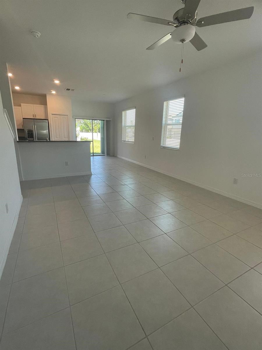8347 CRESCENT OAKS DR