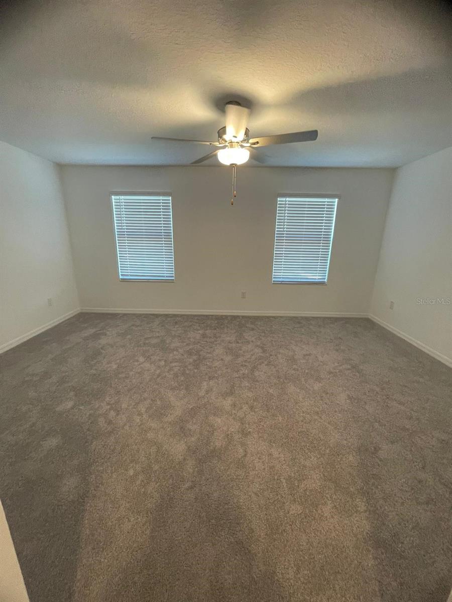 8347 CRESCENT OAKS DR