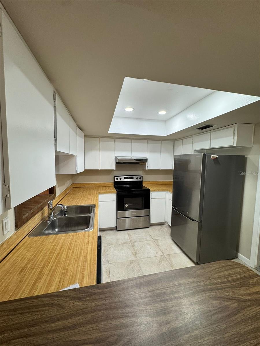 14505 FARM HILLS PL