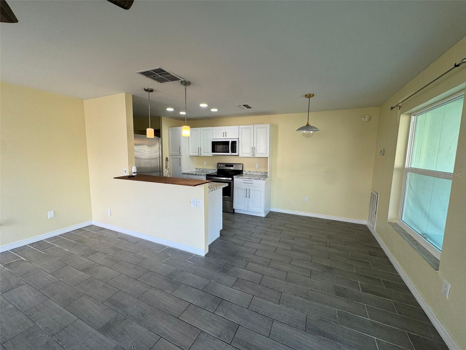 14212 VILLAGE VIEW DR